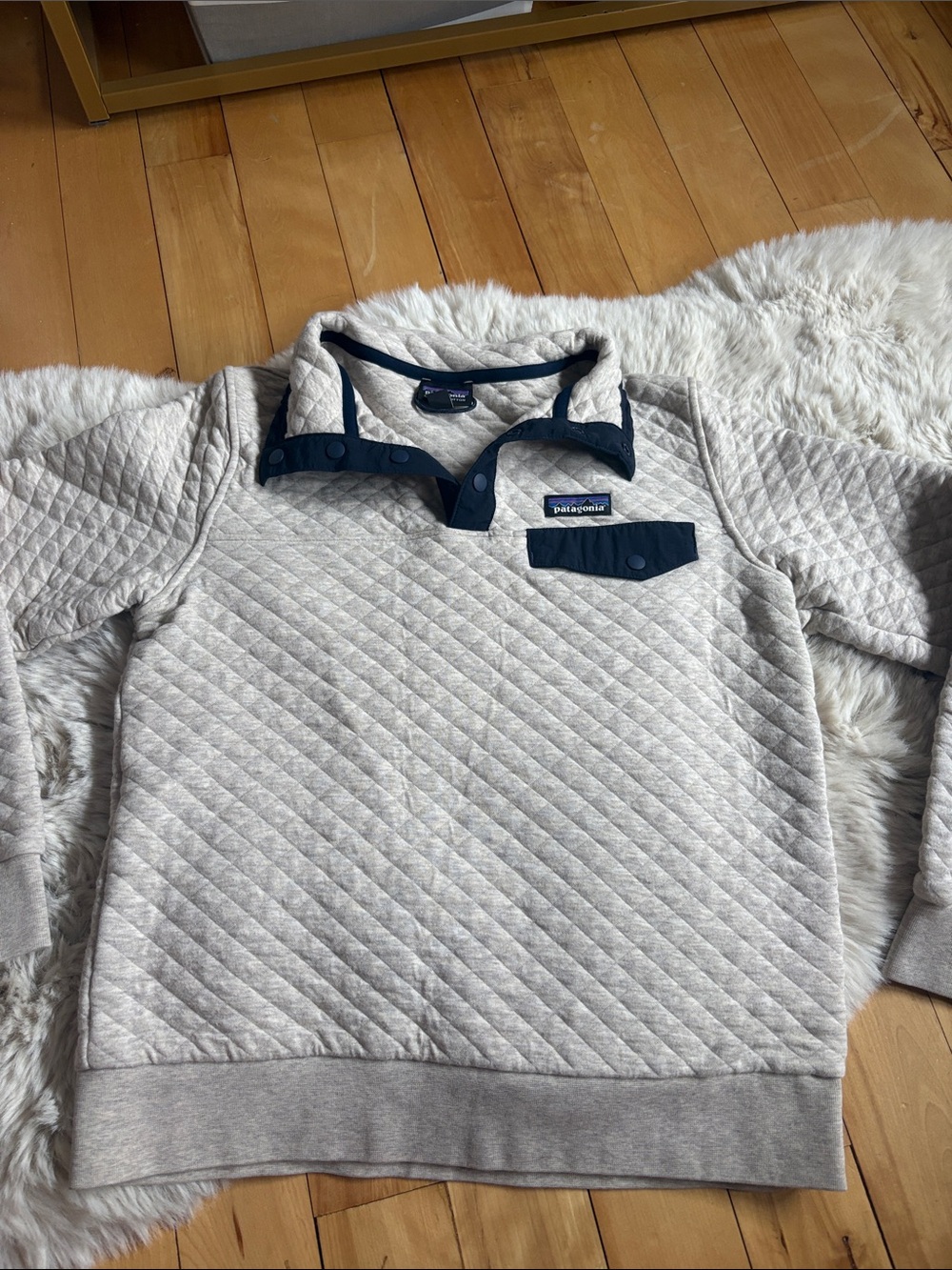Patagonia Women’s Quilted Button-Up Pullover - Light Gray with Navy Trim